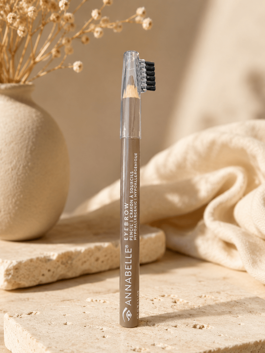 Annabelle crayon à sourcils hypoallergénique – Texture ultra-matte, finition naturelle, avec brossette intégrée - Ayoye Destock