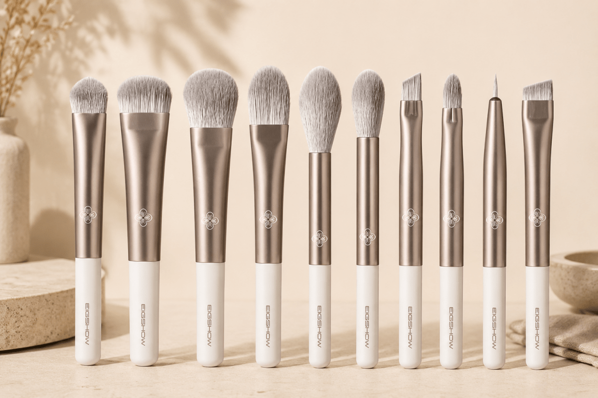 EIGSHOW Beauty Intoxicated Series – Ensemble de 15 Pinceaux de Maquillage Professionnels "Gentle Wind" avec Pochette Organisatrice - Ayoye Destock