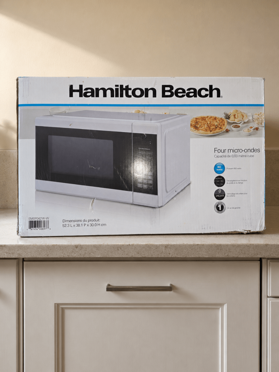 Hamilton Beach – Four micro-ondes numérique, 950 watts, format familial - Ayoye Destock