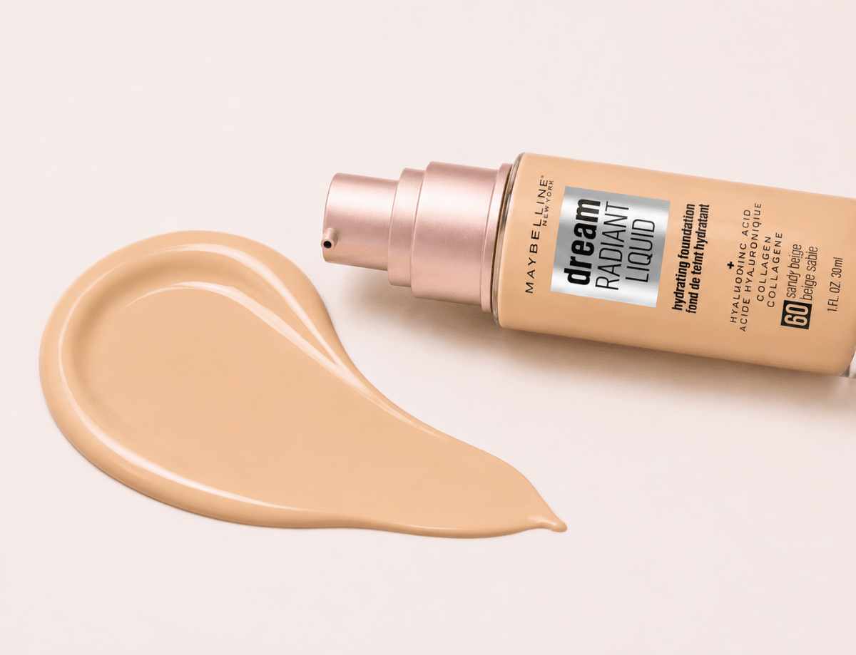 Maybelline New York Dream Radiant Liquid – Fond de Teint Hydratant à l'Acide Hyaluronique et Collagène, Couvrance Moyenne - Ayoye Destock